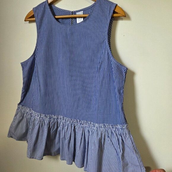 NEVER WORN TIME AND TRU PINSTRIPE SLEEVELESS COTTON RUFFLED TOP SIZE L - Picture 1 of 15
